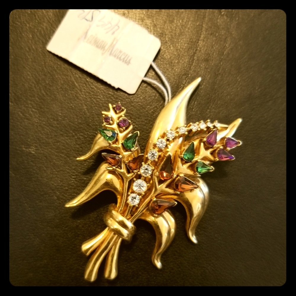Carolee floral brooch